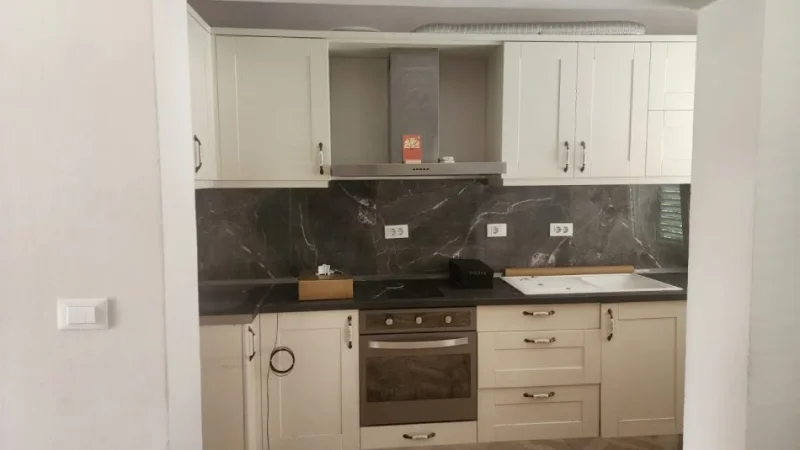 Zyre Per Qira, Komuna E Parisit