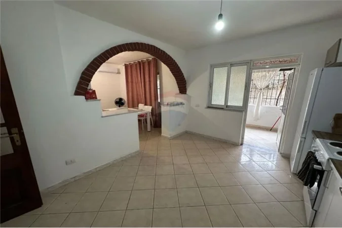 Jepet apartament me qera 1+1 prane Albano&Romina