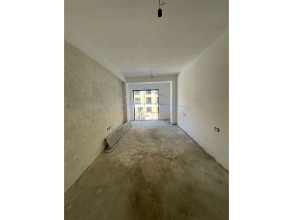 Shitet apartament 2+1+2 Rezidenca Kodra e Diellit 2