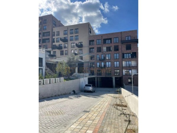 Shitet apartament 2+1+2 Rezidenca Kodra e Diellit 2