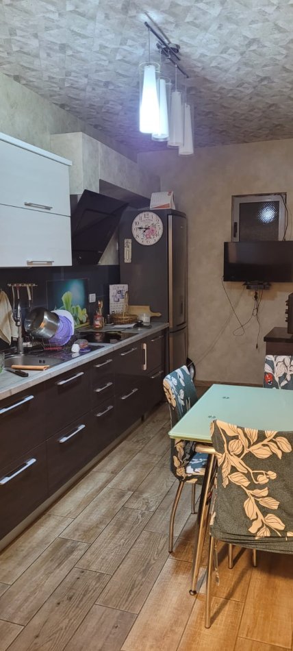 Jepet me qera Apartamenti 2+1+2  400 mije leke, Dajt prane Restorant Qersaraka,+Post Parkimi