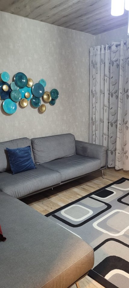 Jepet me qera Apartamenti 2+1+2  400 mije leke, Dajt prane Restorant Qersaraka,+Post Parkimi