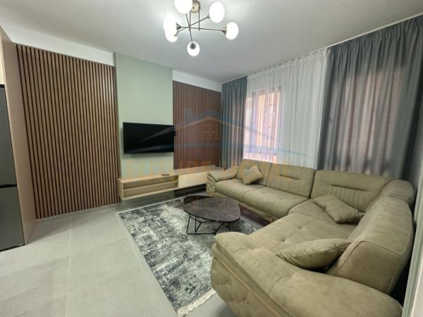 Qera ,Apartament 2+1 , Unaza e Re