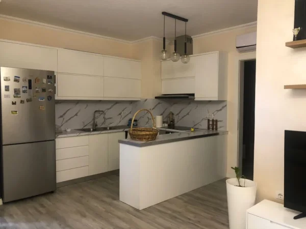 Apartament + Parkim me Qira te Sima Com
