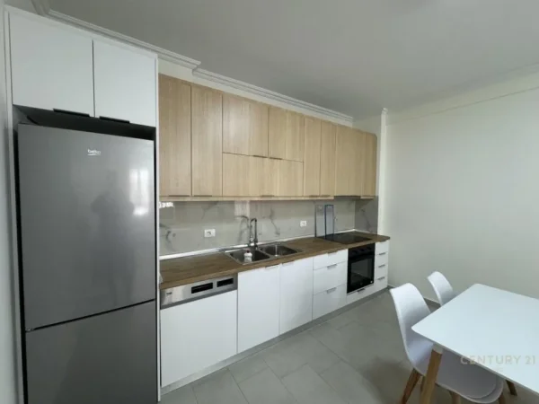 JEPET ME QIRA APARTAMENT 2+1+POST PARIMI TEK KODRA E DIELLIT !