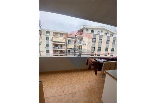 SHITET APARTAMENT 2+1 ne Fresk te Rruga e Thesarit