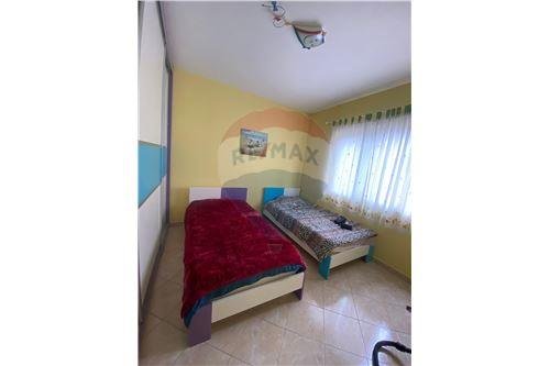 SHITET APARTAMENT 2+1 ne Fresk te Rruga e Thesarit