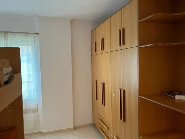 Japim me qira apartament 2+1+2+2bllk Rr. Hamdi Garunja