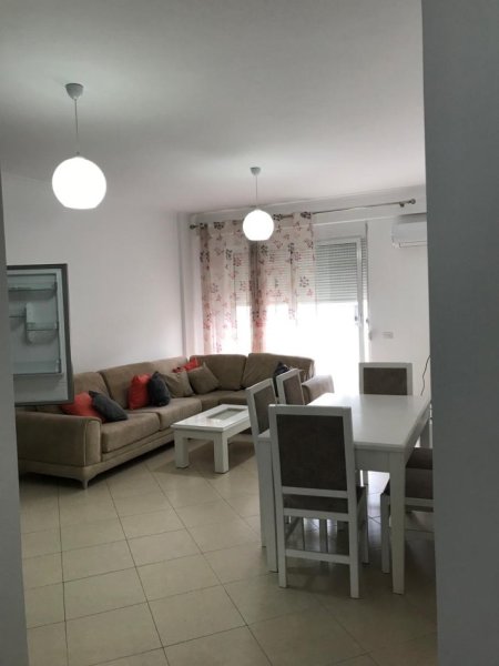 Apartament me qera 21 Dhjetori