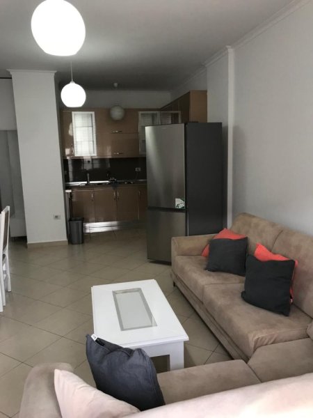 Apartament me qera 21 Dhjetori