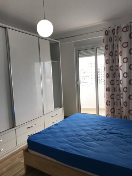 Apartament me qera 21 Dhjetori