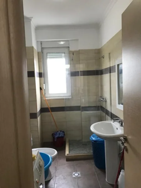 Apartament me qera 21 Dhjetori
