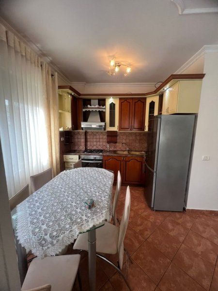 Jepet me qera apartament 2+1 perball Delijorgjit 500eur