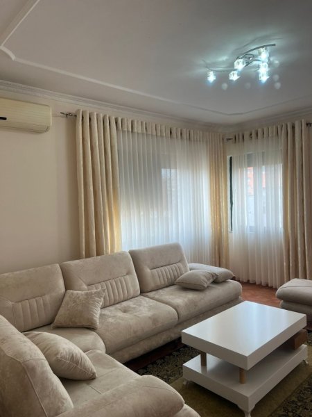 Jepet me qera apartament 2+1 perball Delijorgjit 500eur