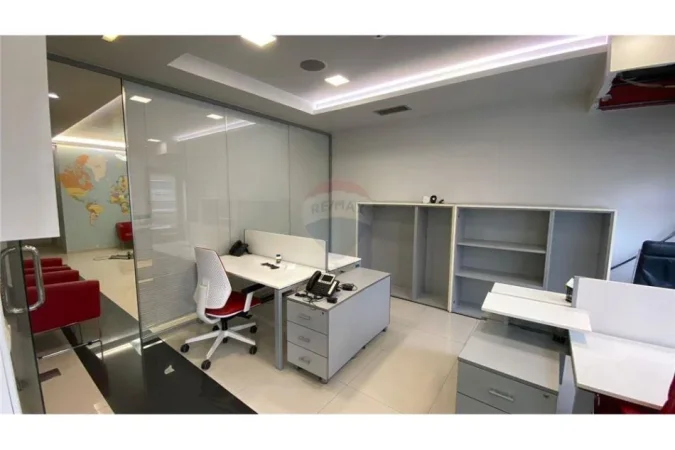 Ambient per qira ne Bllok 3000 euro/muaj