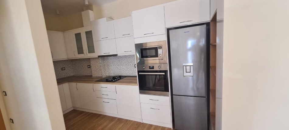 Vlorë, Shitet Apartament 2+1+2, Pran Skelës