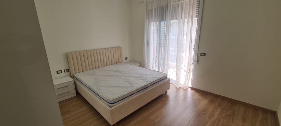 Vlorë, Shitet Apartament 2+1+2, Pran Skelës