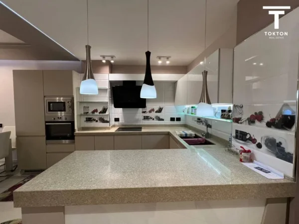 QIRA, APARTAMENT 2+1, KOPSHTI ZOOLOGJIK, TIRANË