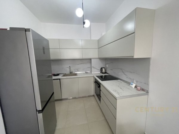 TEK MYSLYM SHYRI APARTAMENT 2+1 PER QIRA!