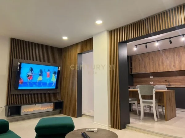 DUPLEX ME QIRA 2+1 PRANE QENDRES!