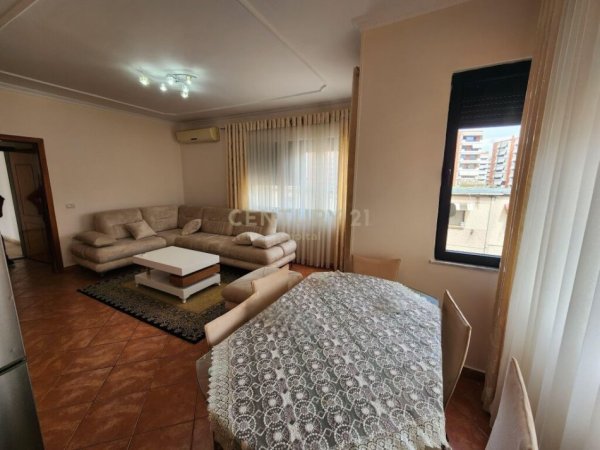 Apartament 2+1 me qira përballë Delijorgjit tek Ish Stacioni i Fundit i Tiranës së Re, Tiranë - 550€ | 90m²