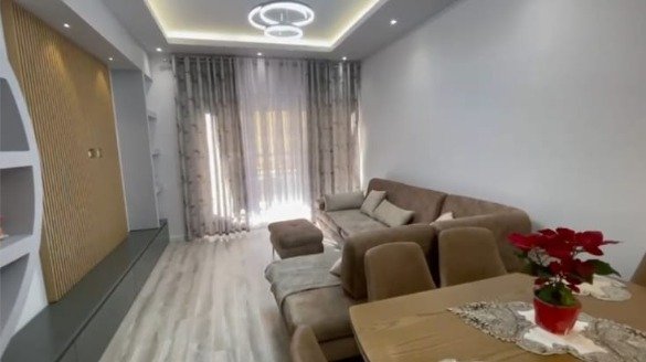 Shitet apartament 2+1 te Kompleksi Delijorgji, Rruga e Kavajes.📍