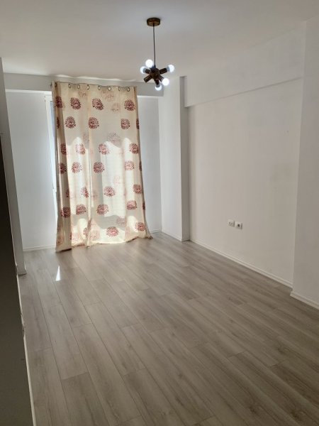 Jepet Me Qera Apartament 2+1 Ne Rrugen e Durresit [P02112]