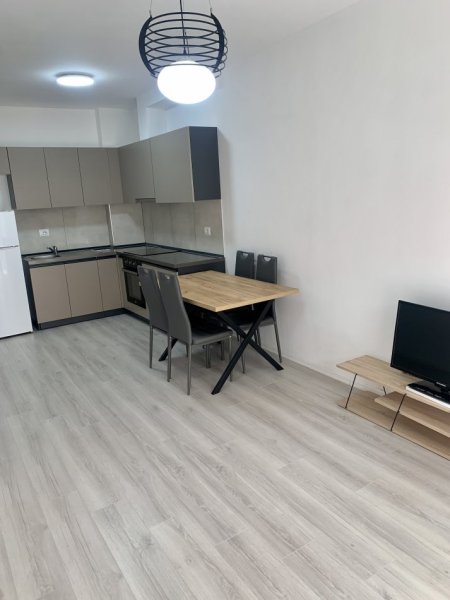 Jepet Me Qera Apartament 2+1 Ne Rrugen e Durresit [P02112]