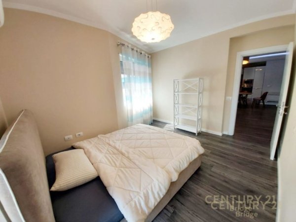 APARTAMENT 2+1+PARKING PER QIRA NE RRUGEN E BARRIKADAVE