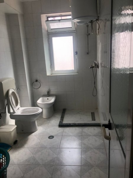 JEPET ME QERA APARTAMENT 2+1 400 EURO RR FERIT XHAJKO. STC TRENIT