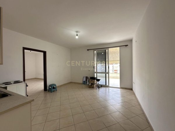 ASTIR, SHESIM APARTAMENT 2+1 ME VERANDE!