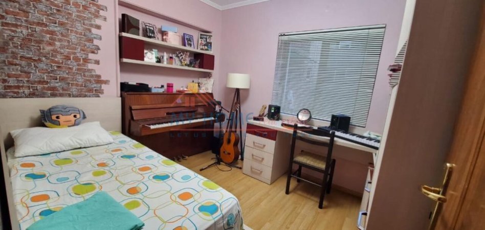 Apartament 3+1 Ne Shitje Tek Mine Peza Prane Me Gjimnazin Qemal Stafa(Fatjana)