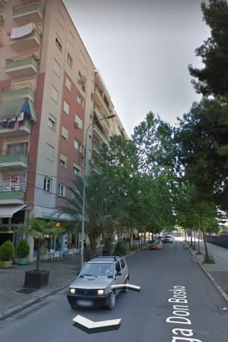 Shitet apartament 1+1