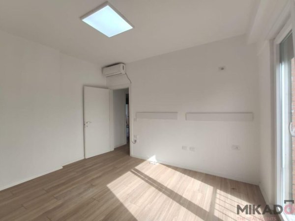 Jepet me Qira Ambient per Zyra tek Rruga Forsina Plaku, prane 21 Dhjetorit!