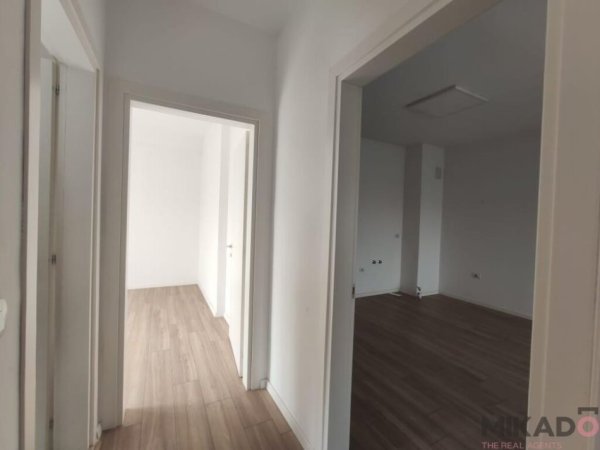 Jepet me Qira Ambient per Zyra tek Rruga Forsina Plaku, prane 21 Dhjetorit!