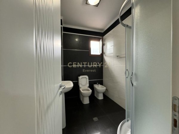 KODRA E PRIFTIT - JAPIM ME QIRA KATIN E NJE VILE.