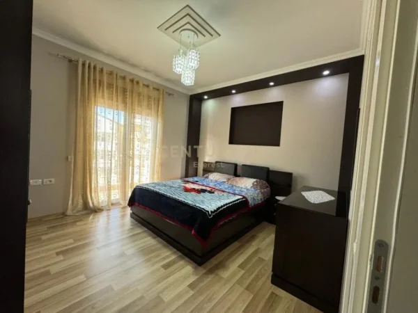 KODRA E PRIFTIT - JAPIM ME QIRA KATIN E NJE VILE.