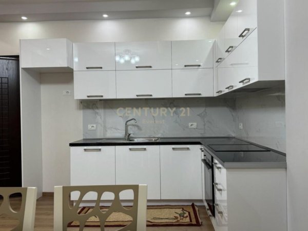 KODRA E PRIFTIT - JAPIM ME QIRA KATIN E NJE VILE.