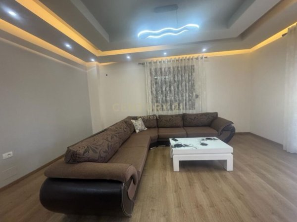 KODRA E PRIFTIT - JAPIM ME QIRA KATIN E NJE VILE.