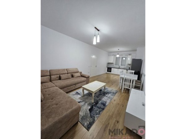 Jepet me Qira kati i 2 i Viles tek rrruga e Vilave ne Lunder!