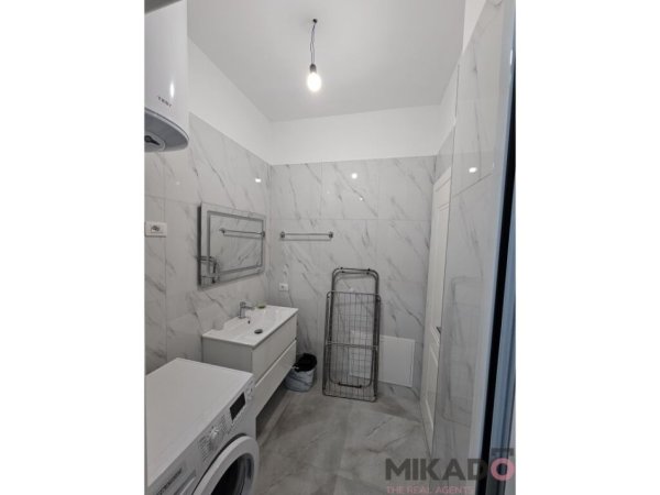 Jepet me Qira kati i 2 i Viles tek rrruga e Vilave ne Lunder!