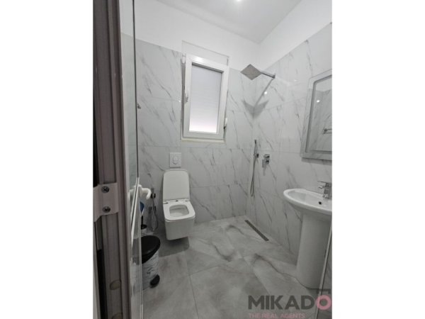 Jepet me Qira kati i 2 i Viles tek rrruga e Vilave ne Lunder!