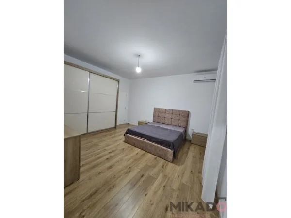 Jepet me Qira kati i 2 i Viles tek rrruga e Vilave ne Lunder!