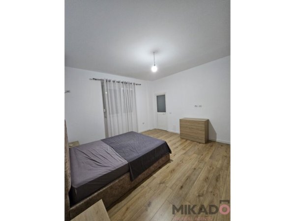 Jepet me Qira kati i 2 i Viles tek rrruga e Vilave ne Lunder!