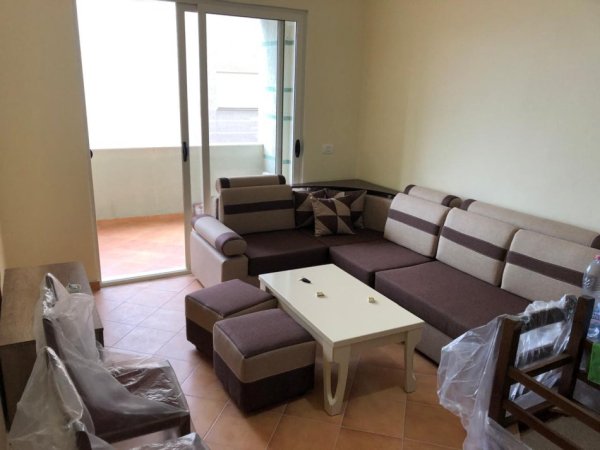 Apartament 3+1 me qera ne Fresk