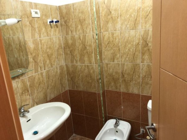 Apartament 3+1 me qera ne Fresk