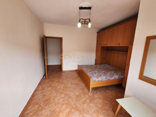 Apartament 2+1 me qira përballë Delijorgjit tek Ish Stacioni i Fundit i Tiranës së Re.