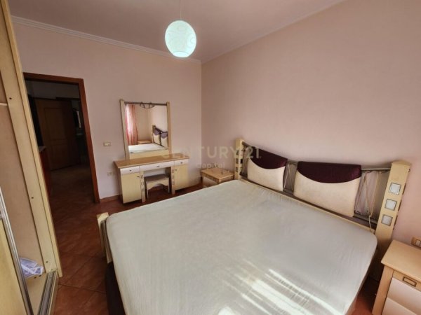 Apartament 2+1 me qira përballë Delijorgjit tek Ish Stacioni i Fundit i Tiranës së Re.