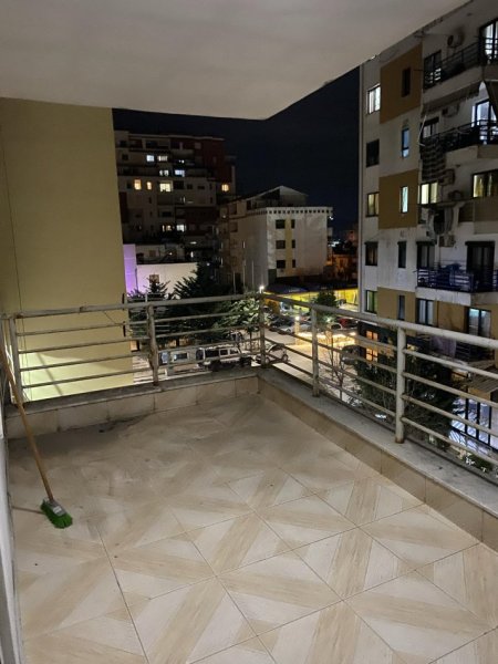 Apartament 2+1 me Ballkon QERA - 400 Euro