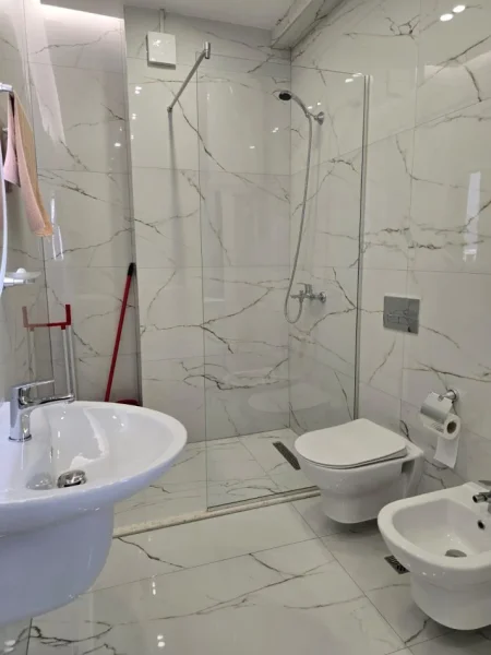 JEPET ME QERA APARTAMENT 1+1 600 EURO KOPSHTI BOTANIK